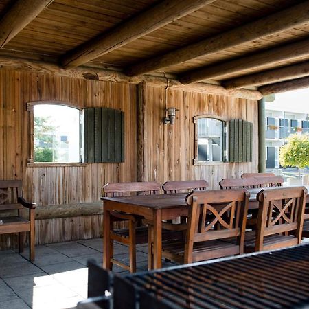 4 Person Holiday Home On A Holiday Park In Glesborg Extérieur photo
