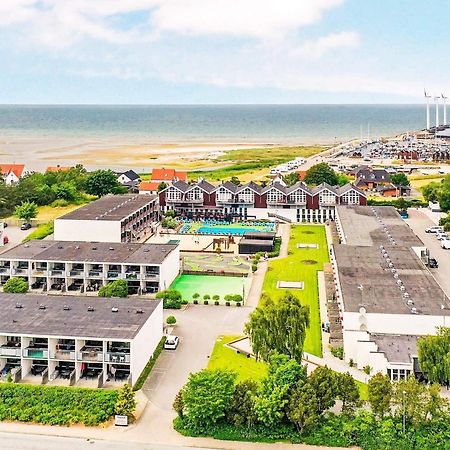 4 Person Holiday Home On A Holiday Park In Glesborg Extérieur photo