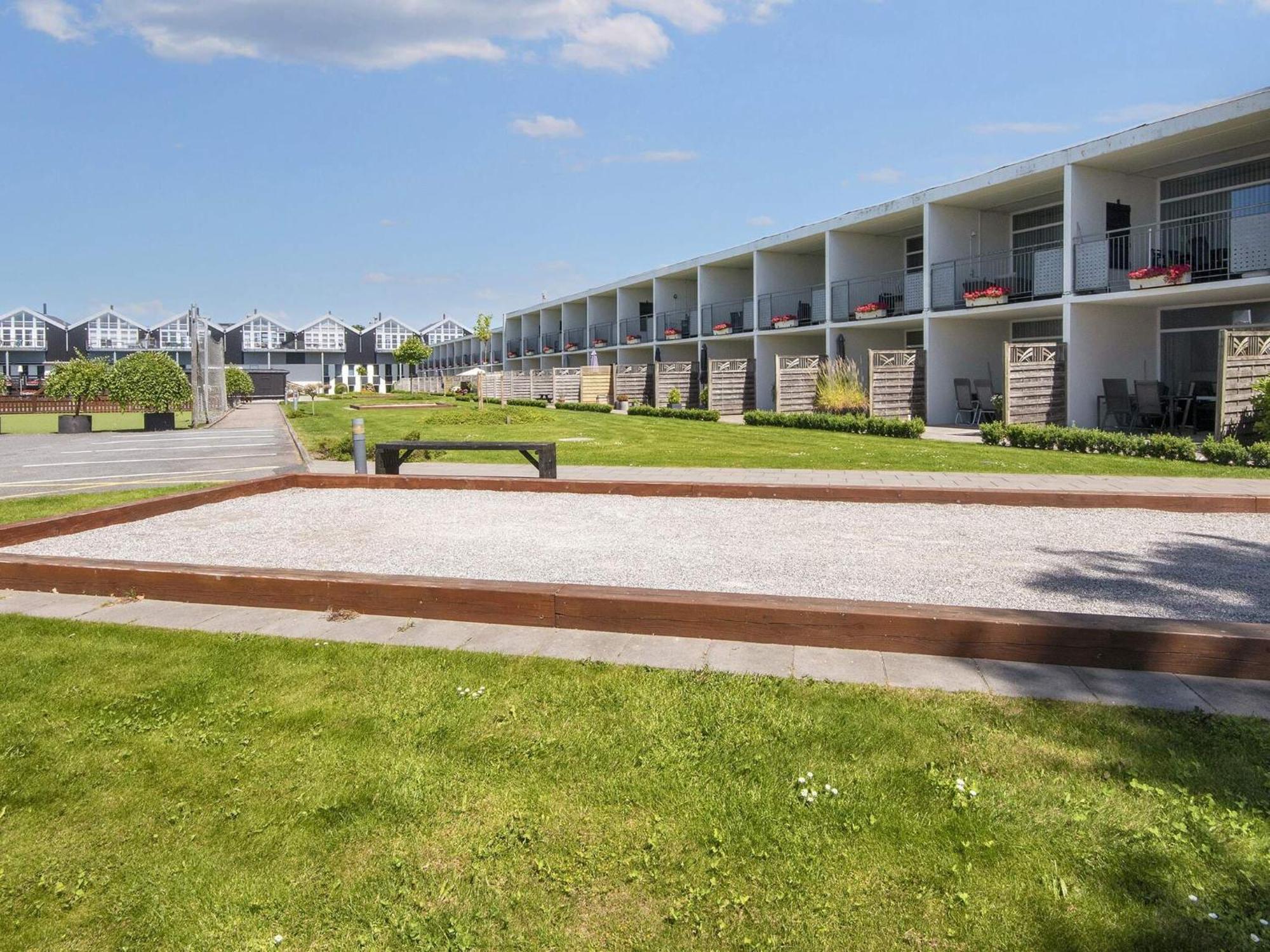 4 Person Holiday Home On A Holiday Park In Glesborg Extérieur photo