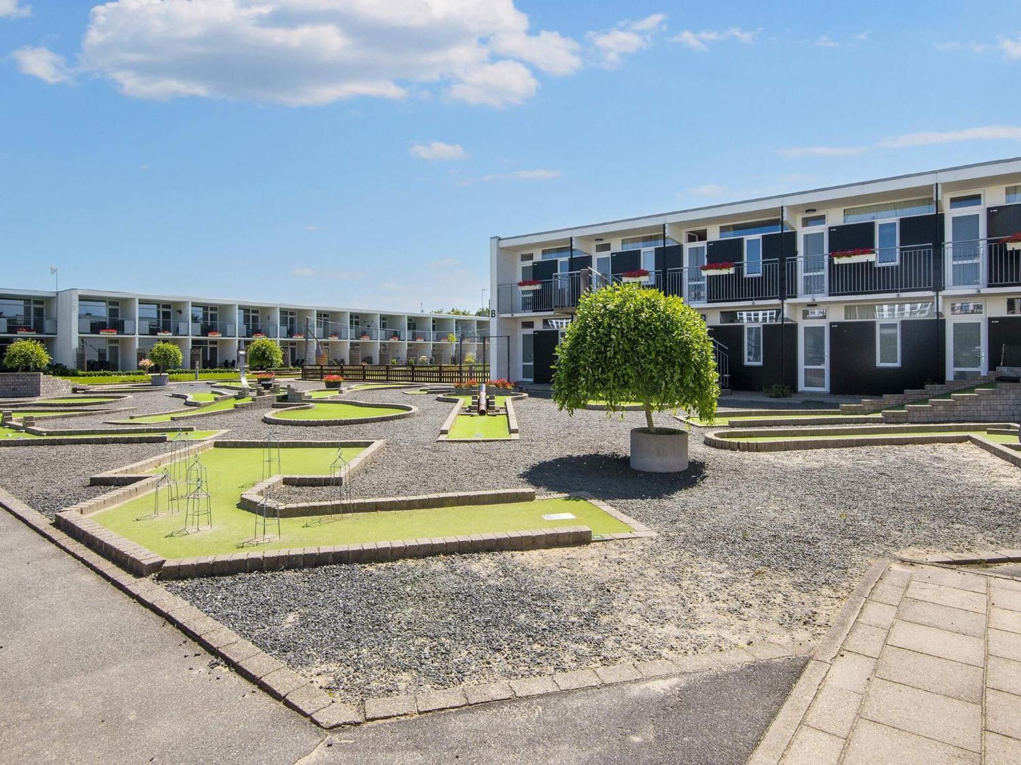 4 Person Holiday Home On A Holiday Park In Glesborg Extérieur photo